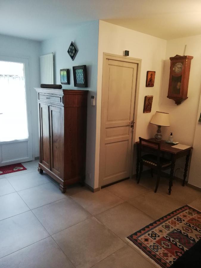 Appartement De Plain Pied Dans La Verdure Yerres Buitenkant foto